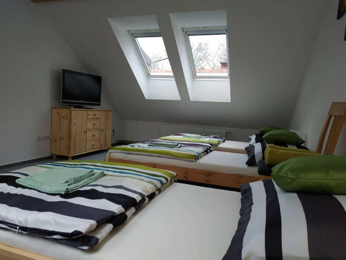 Bila Hora Stramberk Apartment Bagian luar foto