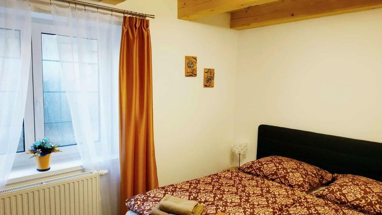 Bila Hora Stramberk Apartment Bagian luar foto